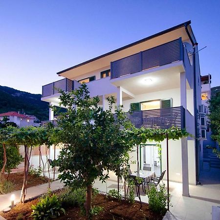 Apartmani Dule Komiza Exterior photo