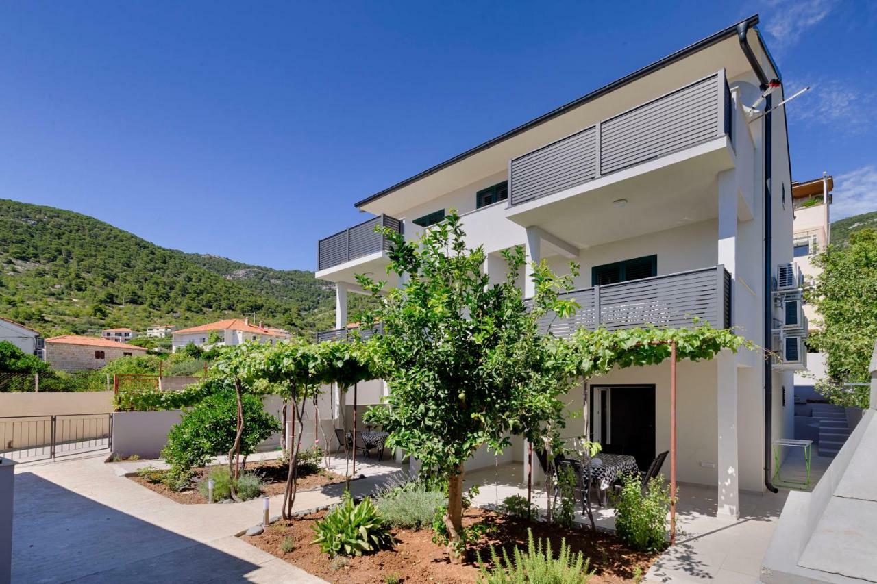 Apartmani Dule Komiza Exterior photo